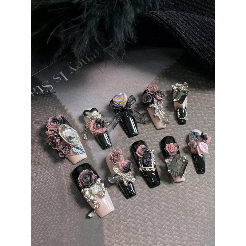 

10 шт. средней длины накладных ногтей ручной работы в форме гробика, индивидуальные готические панк-наклейки для ногтей с 3D-розами и роскошными кристаллами-стразами