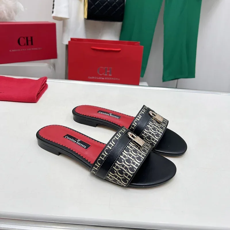 CH Women's Wearable Beach Slippers Flat Minimalist Letter Printed Designs Niche Women's Commute Vacation Slippers