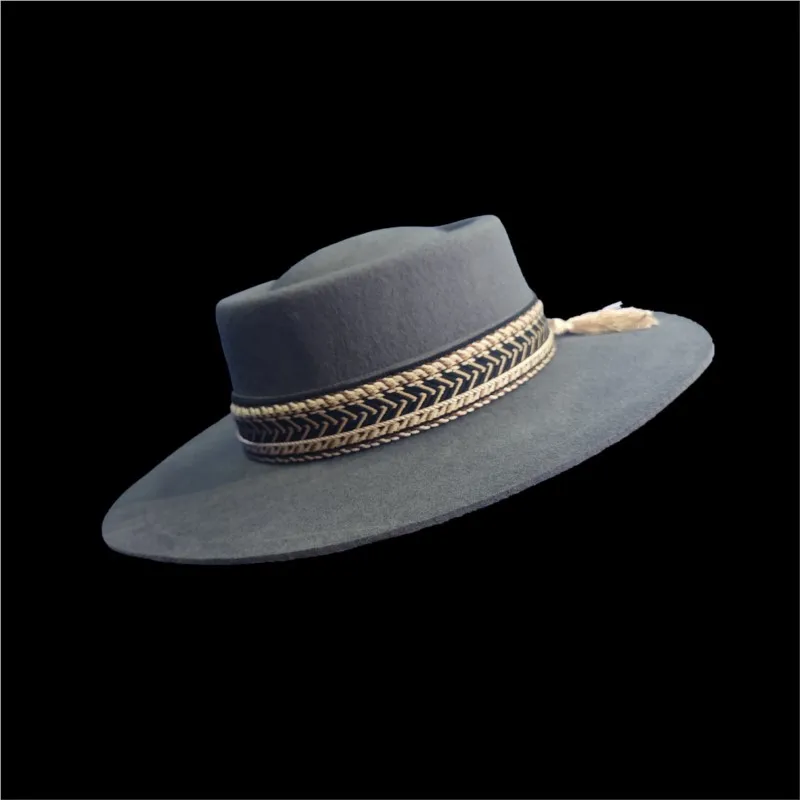 A pure top hat style fashionable flat-topped real felt