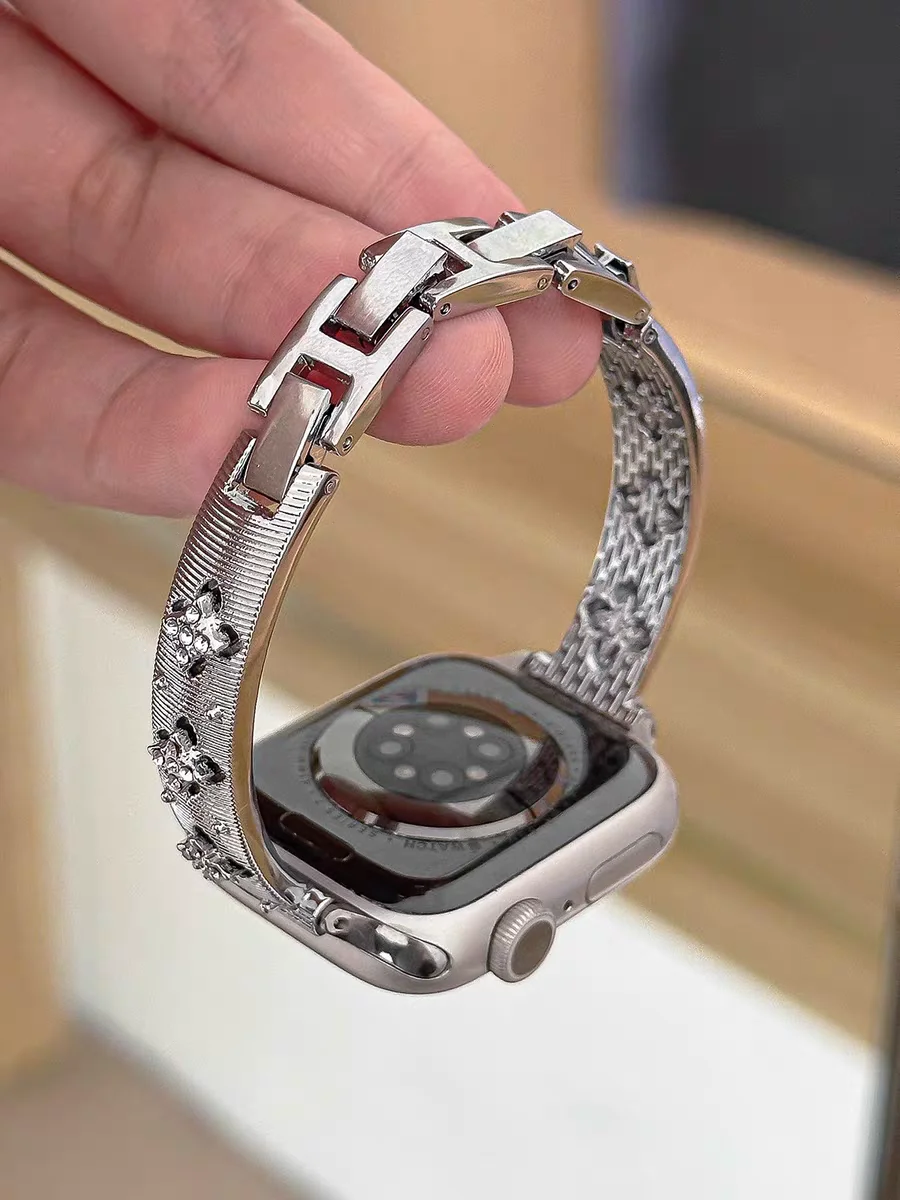 สี่ใบดอกไม้เพชรสร้อยข้อมือโลหะสําหรับ Apple Watch Band 40/44 41/45 10S 42/46mm Slim Elegant ผู้หญิงสําหรับ Iwatch 49Ultra