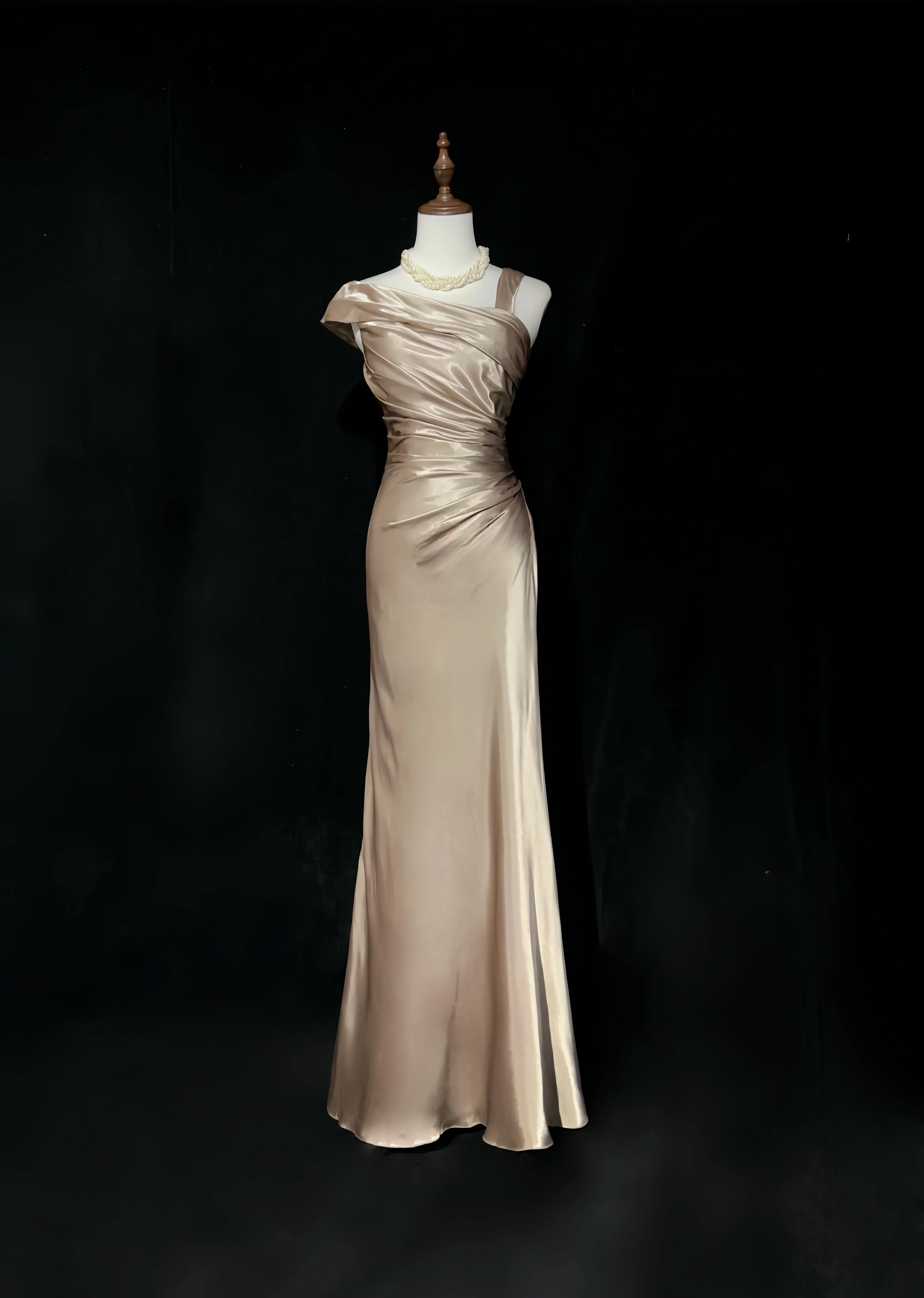 

Vintage Satin Champagne Evening Dress Sleeveless One-Shoulder Open-Back Pleated A-Line Maxi Dress Celebrity Formal Ball Dress