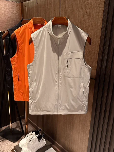 

Мужской легкий жилет с воротником-стойкой из дышащего нейлона, однотонный, с декоративной молнией, повседневный стиль, коллекция Весна 2026