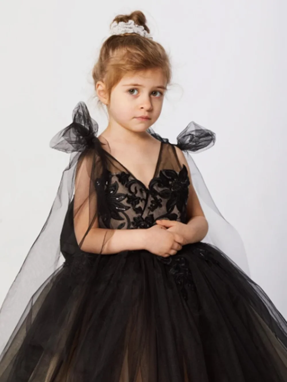 Vestidos de niña de flores con cuello en V doble y lazo, vestido de princesa de tul con encaje para niños pequeños, vestido de fiesta de boda con tren de cepillo para niños