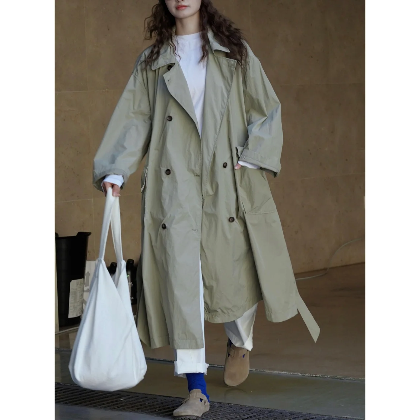 

SuperAen 2024 Spring New Japanese Big Pocket Windbreaker Loose Casual Long Trench Coat