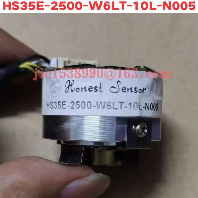 Used Encoder HS35E-2500-W6LT-10L-N005  HS35E 2500 W6LT 10L N005  Normal Function Tested OK