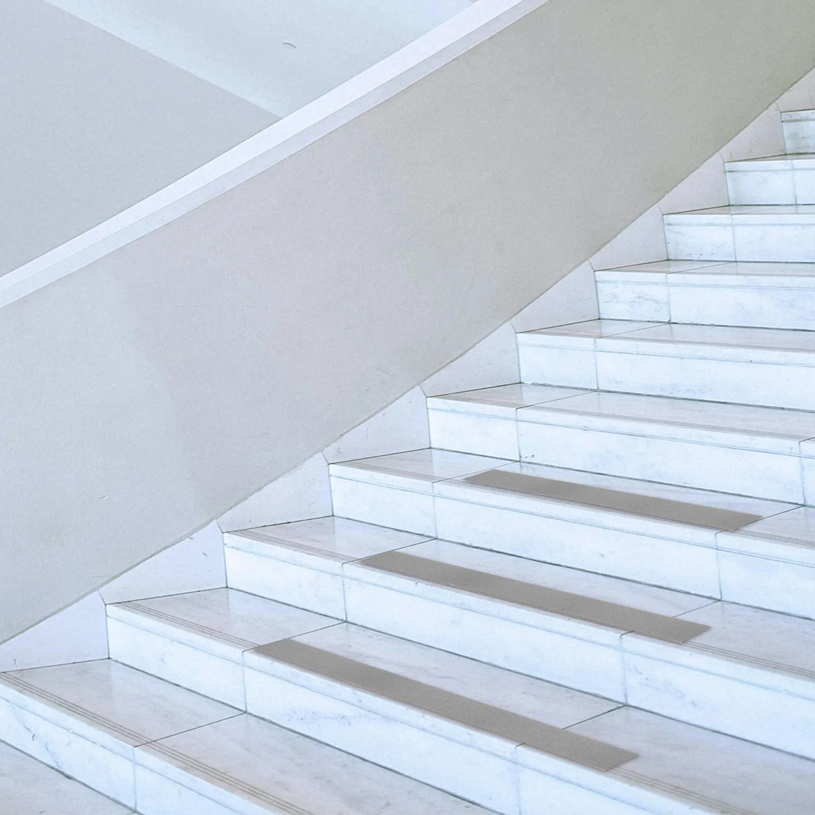 

1 Roll Non Skid Tape for Stairs Heavy Duty Anti Slip Tape Outdoor Step Treads Floor Safety Strip Grip Traction Surface