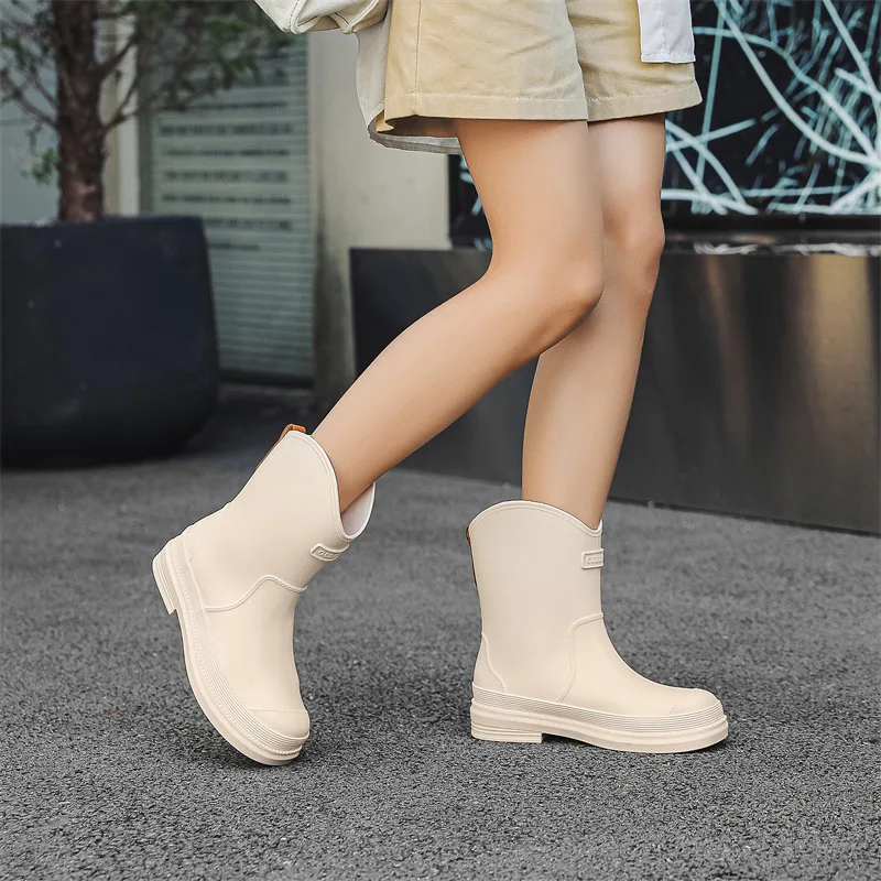 Fashionable and Versatile Women's Rain Boots Mid-tube Plus Velvet Cuffs Outdoor Work Rain Boots Waterproof Anti-slip Water Boots