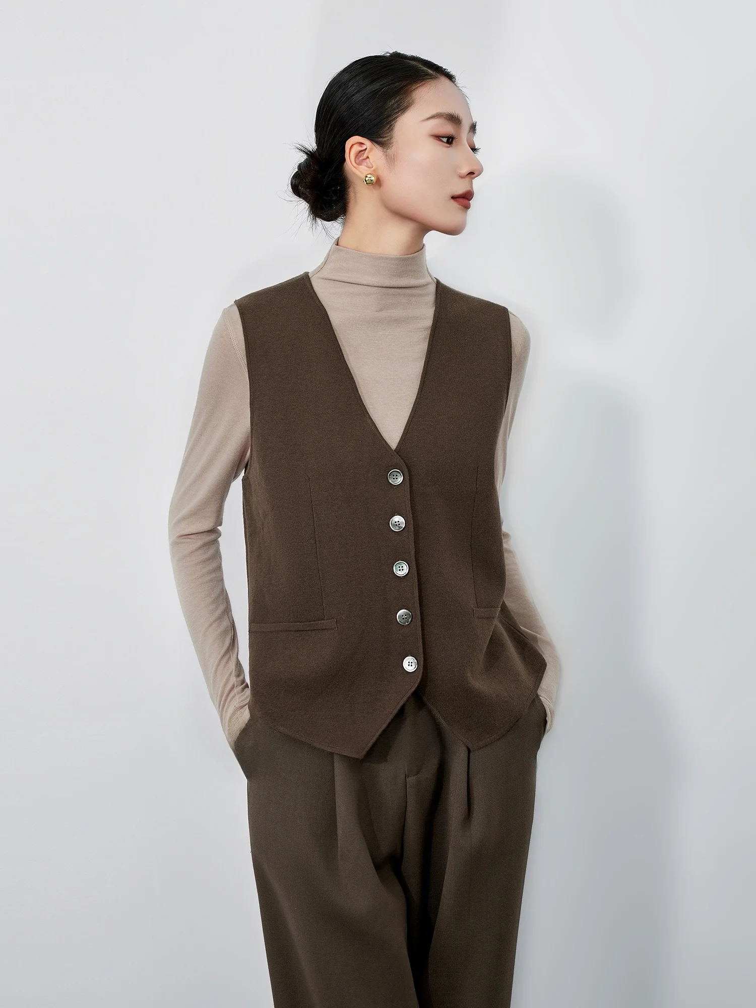 

Chivirin Classic Knitted Woolen Vest Women's Faionable Winter Sweater V-ne Regular Length Medium Warmth Single Button