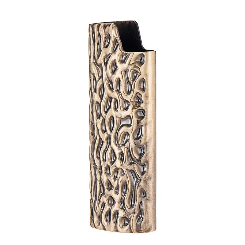 Three Dimensional Relief Gas Lighter Shell Texture Pattern Large Metal Lighter Box Bic Bic Shell Portable and Lightweight