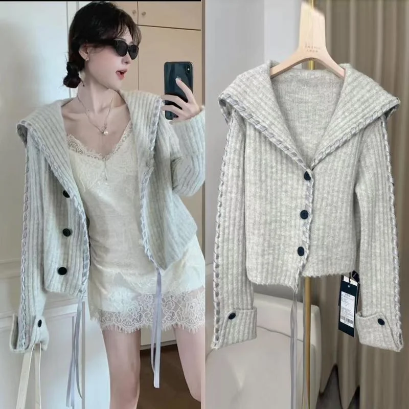 

Korean Style Design Sense Fashionable and High-end Streamer Knitted Cardigan Women's New Winter Sweater Jacket