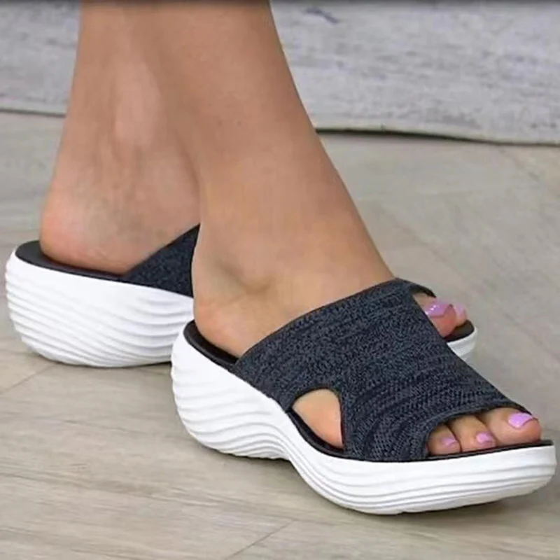 Sandálias de verão para mulheres, sapatos elásticos de verão com saltos baixos, chinelos leves, slip-on