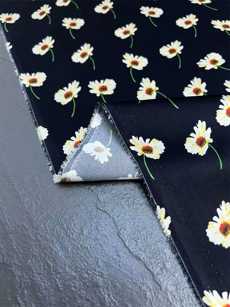 Summer Cool Breathable New Black Bottom Little Daisy Printed Crepe Fabric High end handmade DIY clothing with 18m/m silk fabric