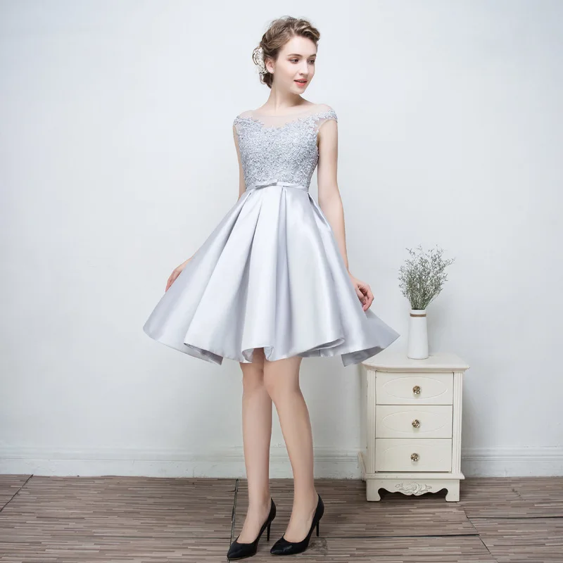 ใหม่ซาตินสั้นชุดราตรี Elegant Scoop คอ Robe De Soiree ลูกไม้ดอกไม้ Vestido De Festa กับโบว์เข็มขัด