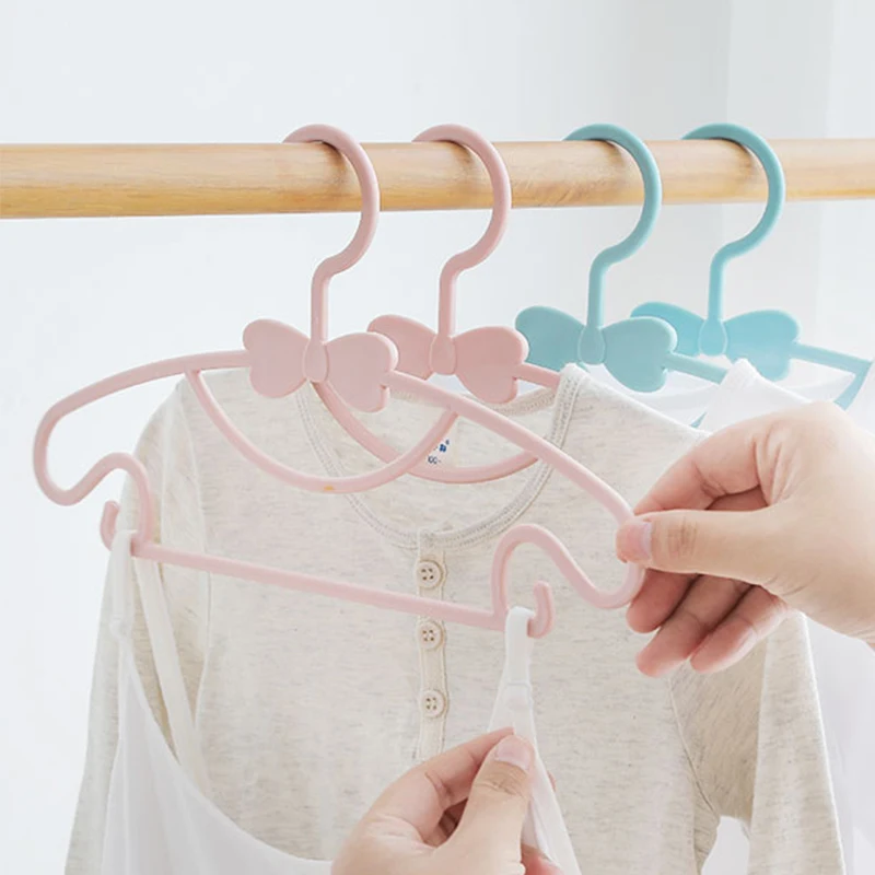 Colgador de ropa portátil para niños, perchas de plástico a prueba de viento, organizador de ropa de bebé, 6/1 piezas