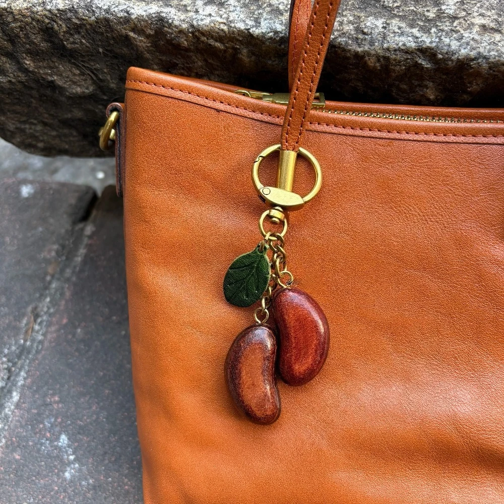 

Handmade Genuine Leather Cashew Keychain Pendant Luxury Waist Accessory Fruit and Vegetable Bag Charm Luggage and Bag Accessory