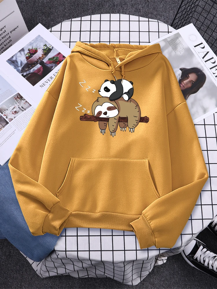 Panda Lying On A Sloth Prints Women Sweatshirt Autumn Fleece Warm Hooded Casual Fashion Hoodies All-Match Unisex Sportswear