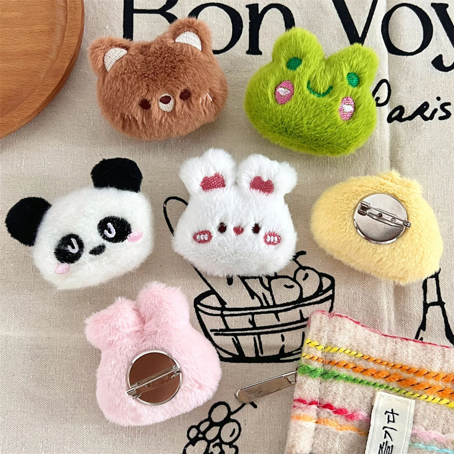 1PCS Cute Animals Frog Bear Panda Brooch Plush Rabbit Kawaii Badges Good Quality Pin For Kids Party Gifts Decoration On Bag Hat