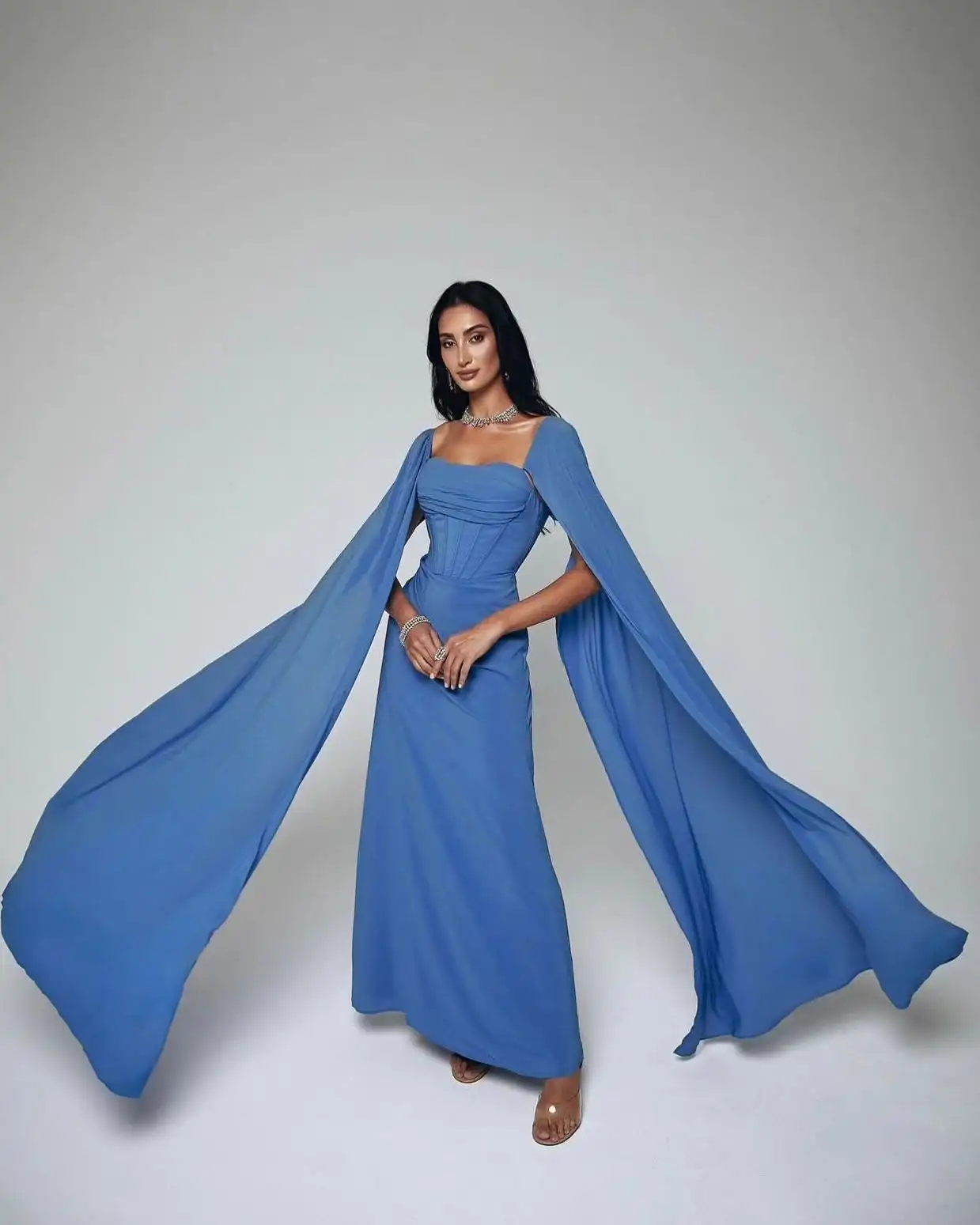 فستان حفلات شيفون أزرق مخصص في المملكة العربية السعودية أنيق بياقة مربعة على شكل حرف a فستان سهرة كلاسيكي بطول الأرض فساتين المشاهير