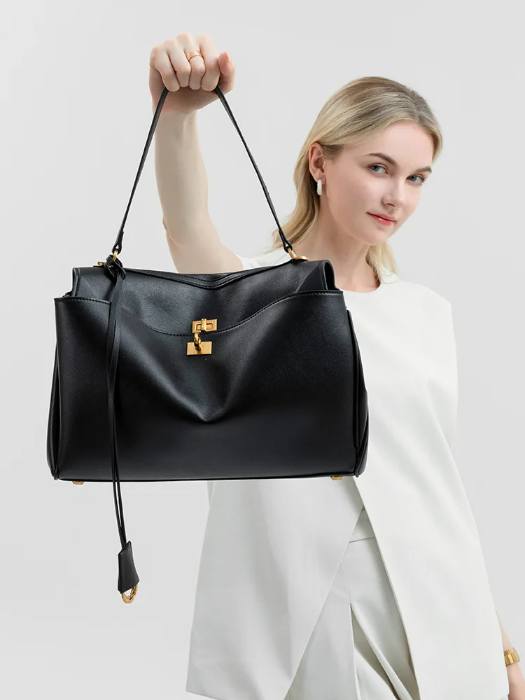 

2024 New Premium Leather Rodeo Bag Single Shoulder Slant Cross Commuting Women's Bag Lock Buckle Underarm Bag