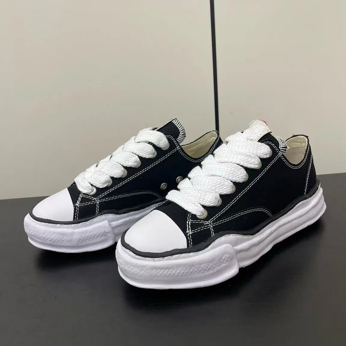 

2026 new canvas men's shoes for summer, breathable, casual, low top, flat bottomed board shoes, versatile sports shoes