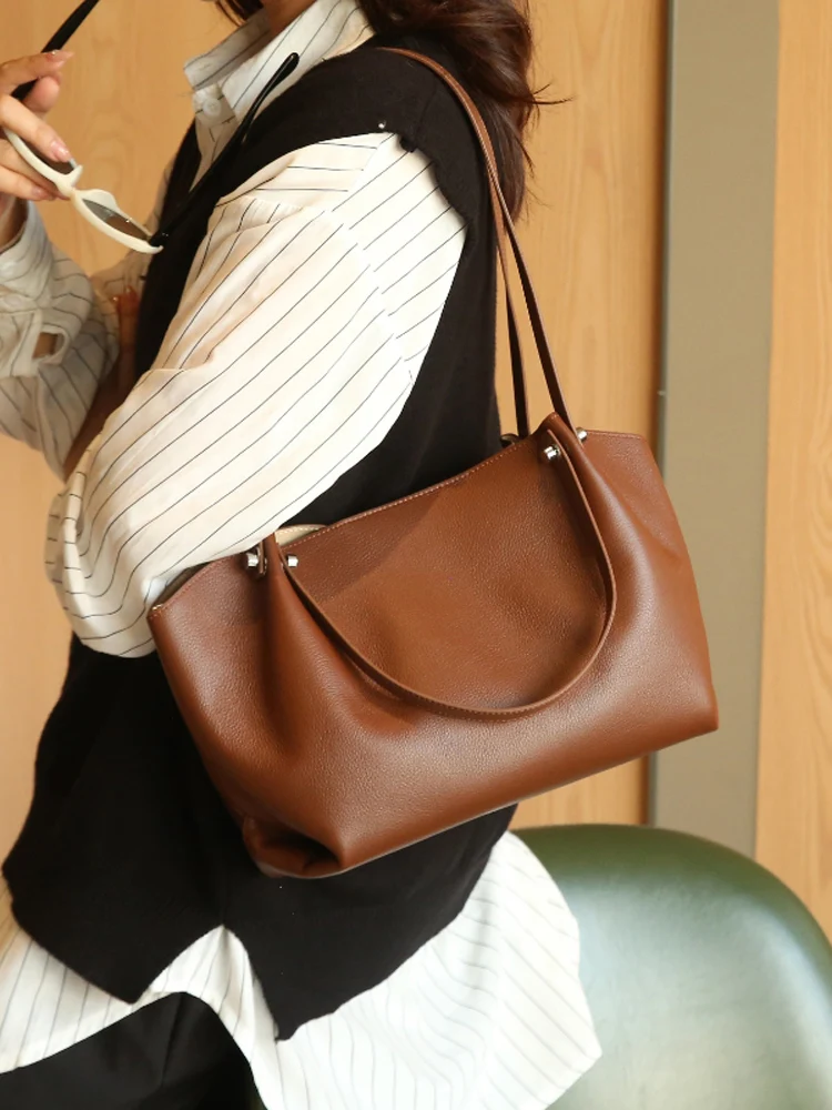 

Casual Lightweight Leather Women's Crossbody Tote Bag l Worn Surface Top Layer Cowhide Large Capaci Single oulder Bag
