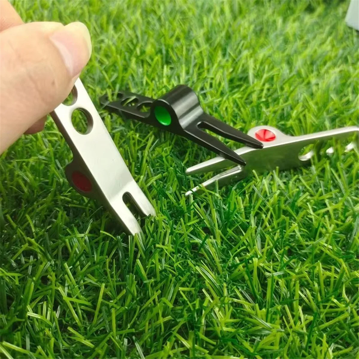 

A002 Golf Fork Golf Divot Pitch Repairer Tool Prongs for Putting Green Pitch Lawn Maintenance/Groove Clean/Mark Ball Black