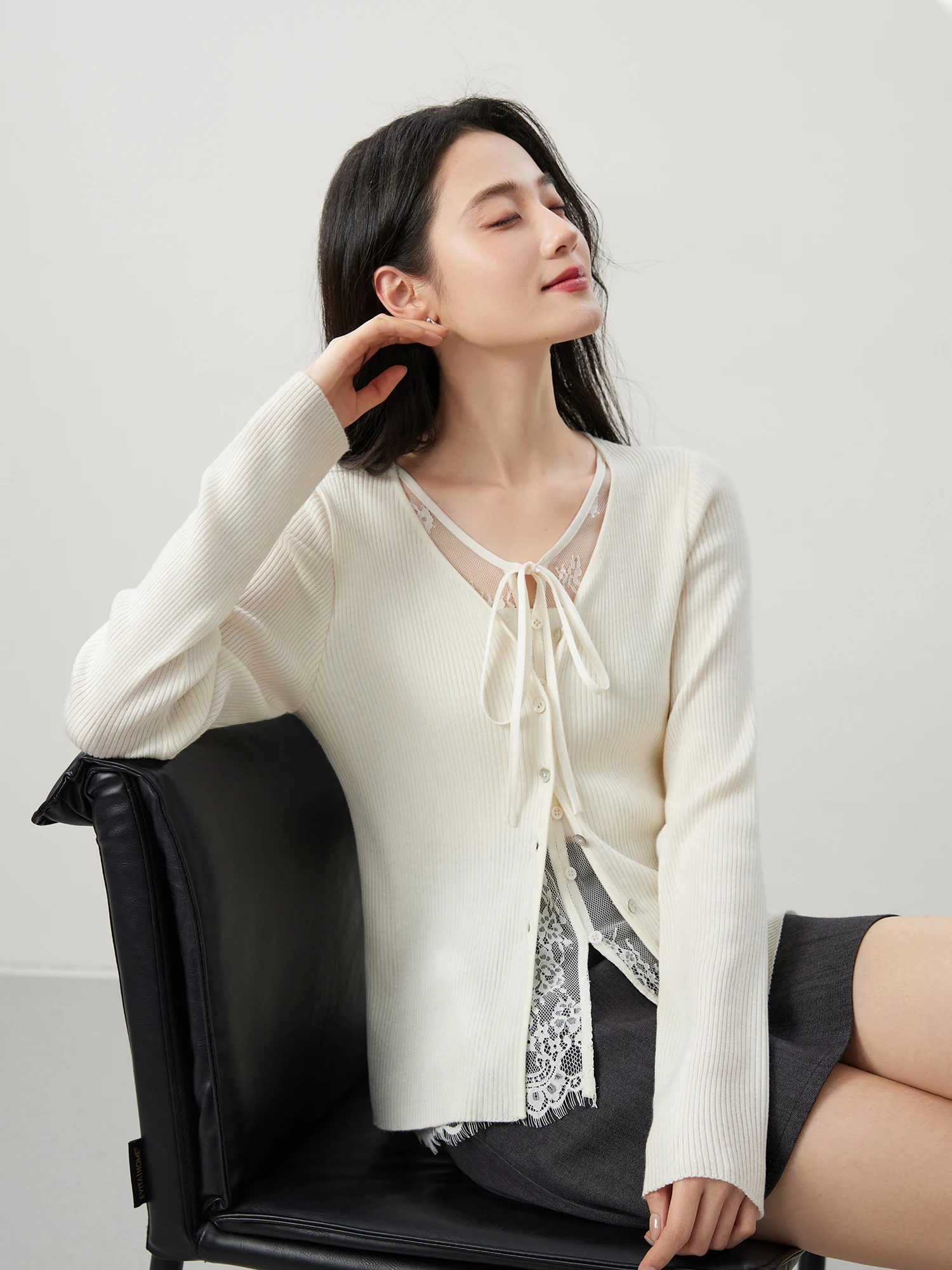 

Soft Spring Lace Splice Knot Fake Two-Piece Knitted Open Cardigan Women's Style French Style Long Sleeve Regular Fit Knitwear