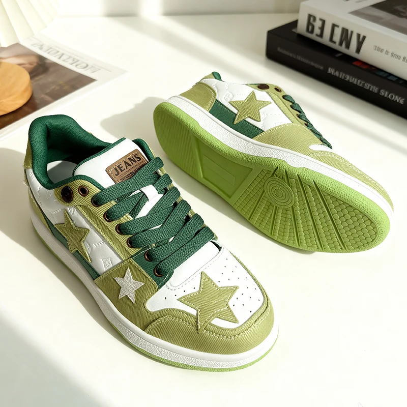Sanlitai Oversized Men's Casual Shoes Featuring an extra-wide last design, these extra-large casual shoes are crafted specifical