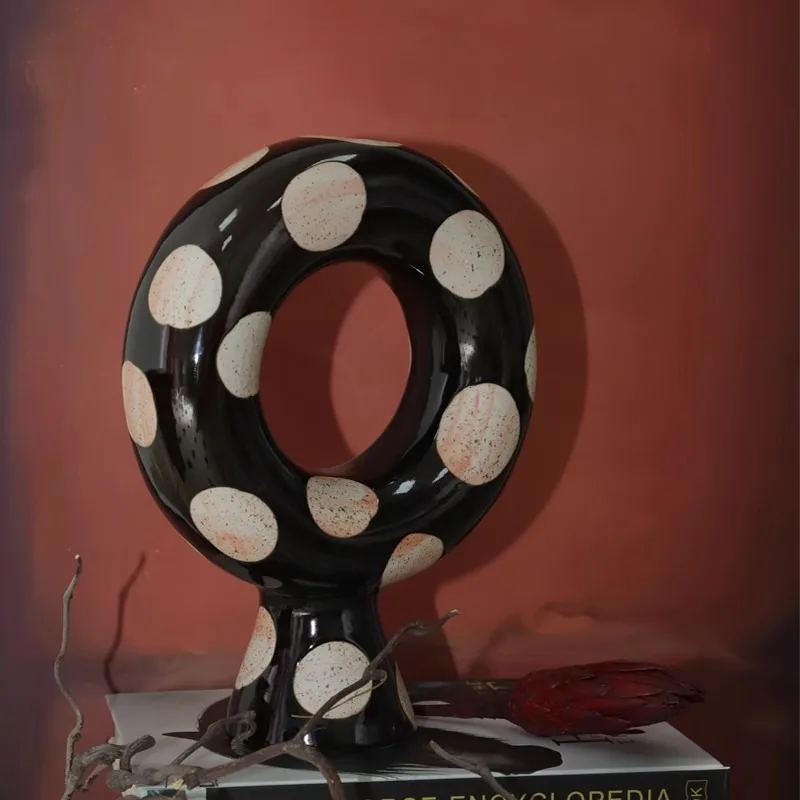 Medieval wabi-sabi French modern ceramics, vases, flower utensils, high-end retro decorative art home