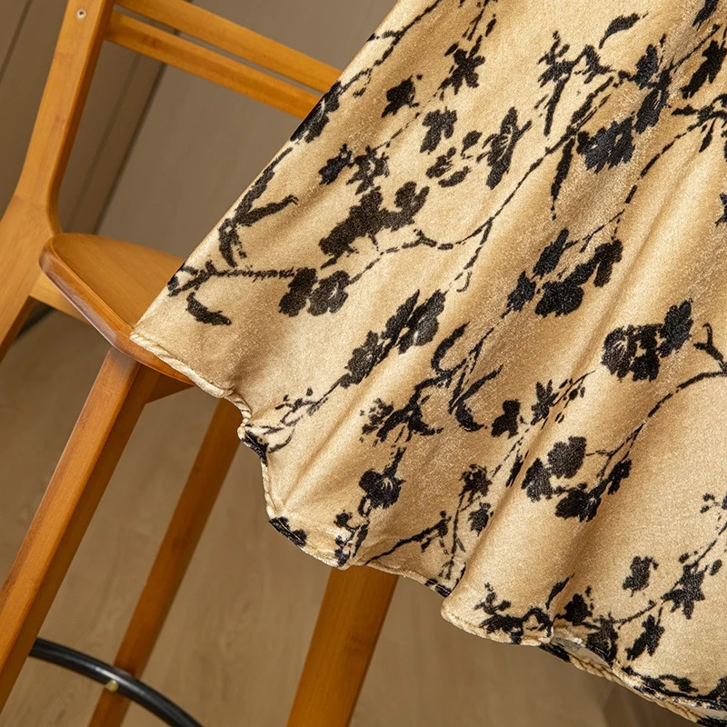 2024 Winter New Retro Print 30% Natural Mulberry Silk Velvet Women's Fashionable Versatile Elastic Waist Slim Fishtail Skirt