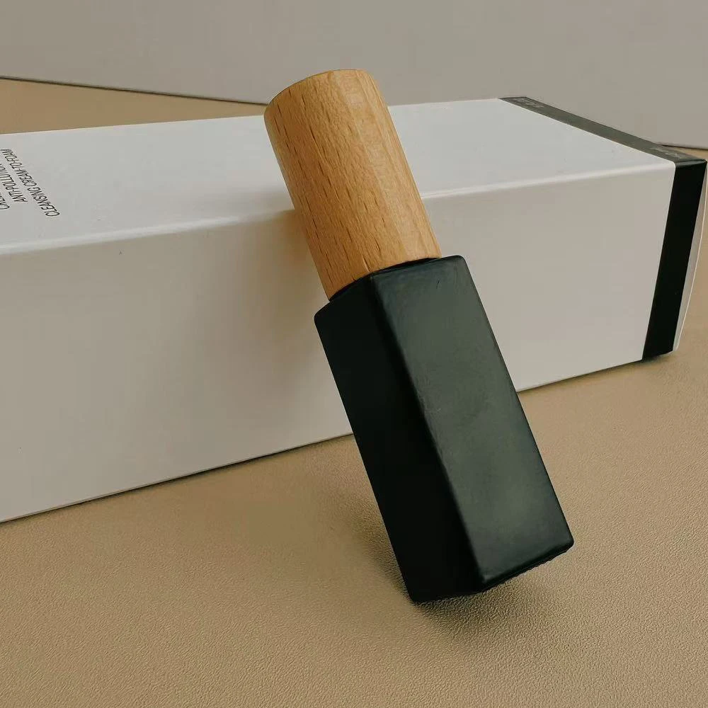 Bouchon en bois rouleau sur bouteille naturel vide rechargeable bouteille de parfum verre rouleau sur bouteilles bloquant la lumière pour huile essentielle quotidienne