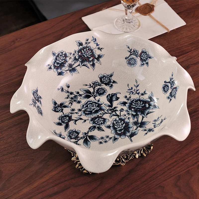 European-style vintage ceramic fruit tray, living room dry fruit tray, villa and club American light luxury decoration