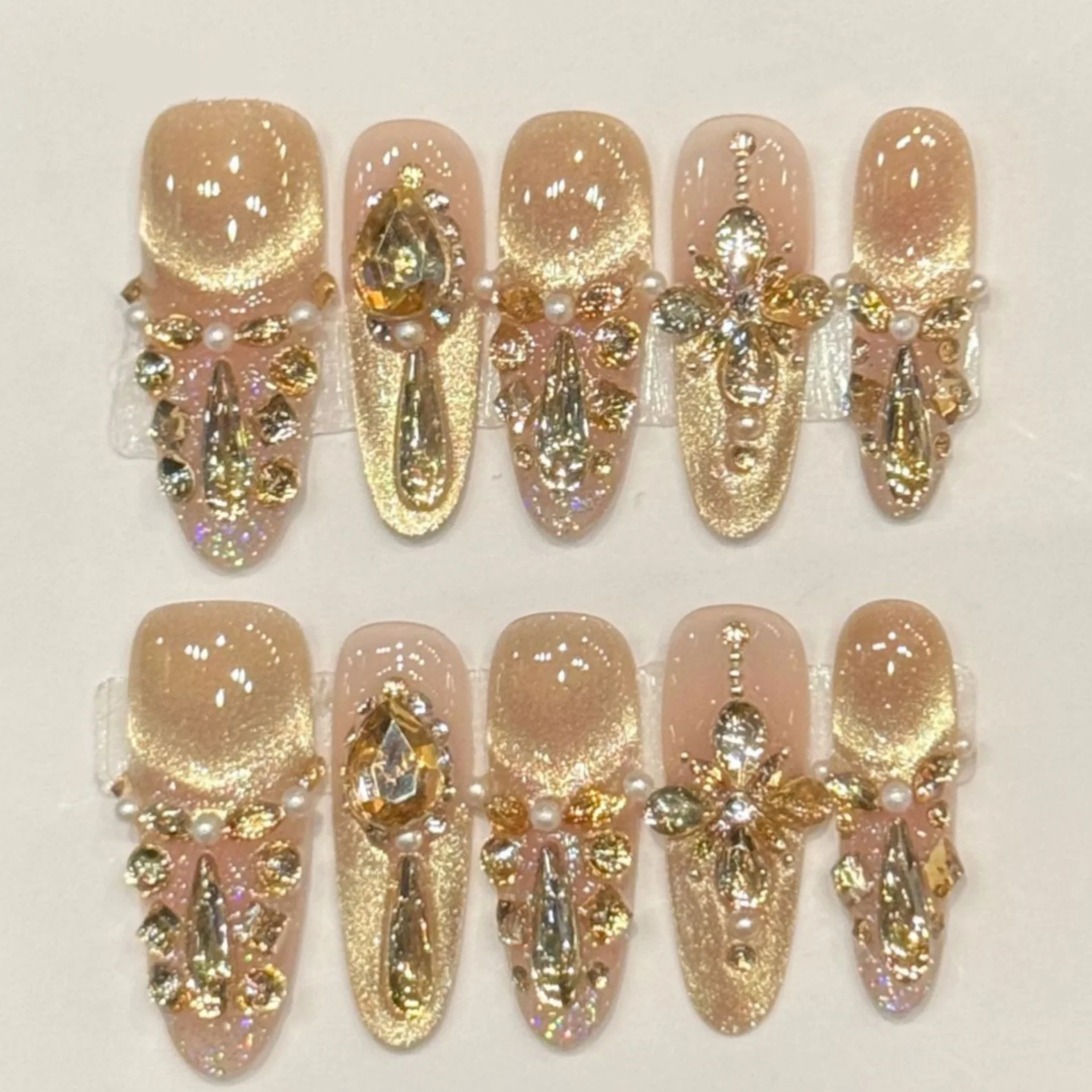 10 szt. Złote Tipsy na Paznokcie Pełne Pokrycie Diamentowy Wzór Długie Owalne Ręcznie Robione Sztuczne Paznokcie Artystyczne Brokatowe Efekt Kociego Oka Naklejane Zestawy Sztucznych Paznokci