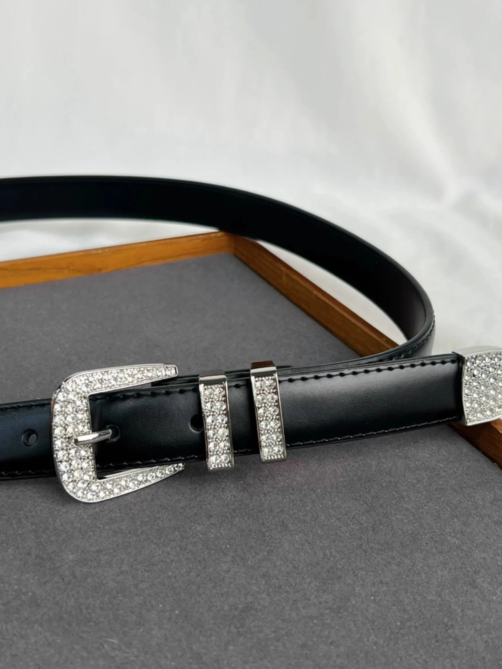 ผู้หญิงเพชรหัวเข็มขัดหนังแท้สีดํารัดตัวหญิง Cummerbund Coat เข็มขัดชุด Decration เข็มขัดกว้าง J1369