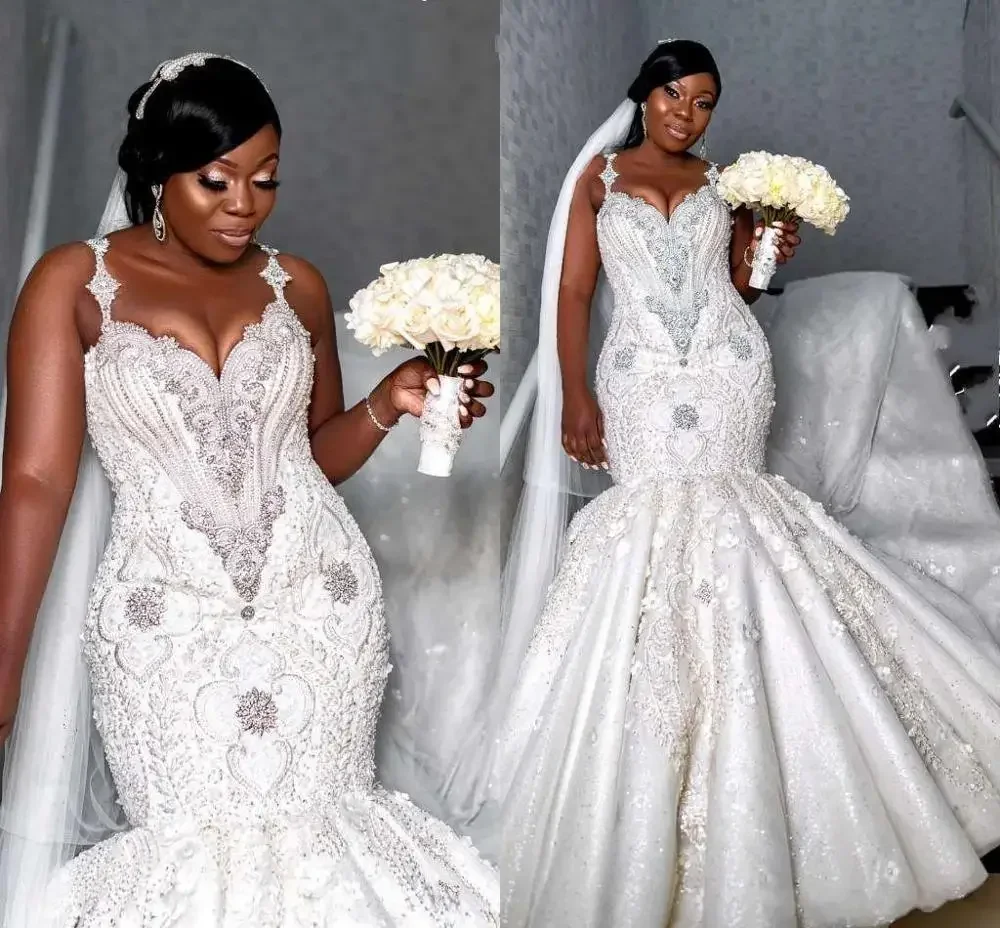 

Customized Luxury Spaghetti Crystal Beaded Mermaid Wedding Dresses Sexy African Plus Size Open Back Lace Appliqued Bridal Gown