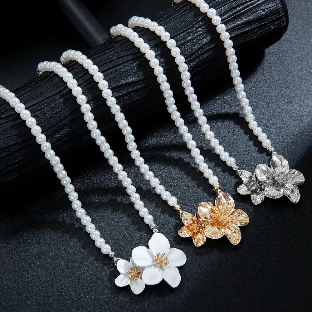 Temperament Romantic Gold Color Stamen Flower Imitation Pearl Adjustable Choker Necklaces for Women Valentine's Day Date Jewelry