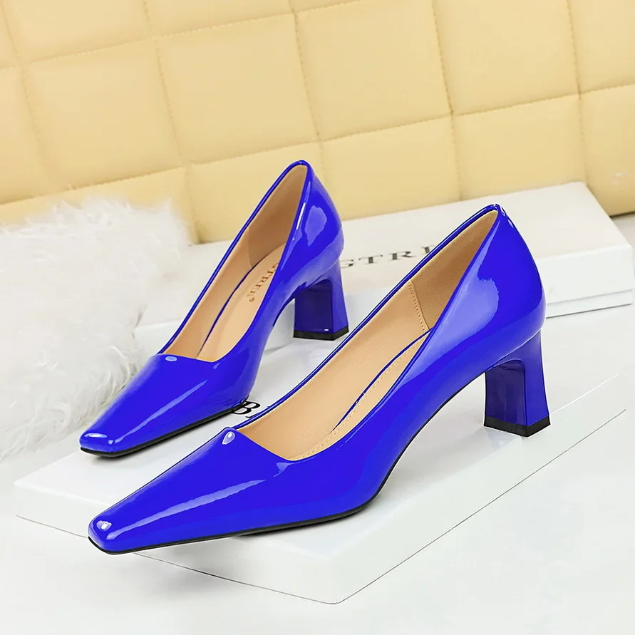 

Women Pumps Style Fashionable And Minimalist High Thick Heels Shallow Mouth Square Head Shiny Lacquer Leather Shoes Woman Shoes