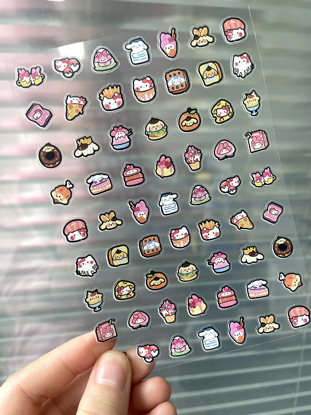 1 pz Pvc Kawaii Mini Hellokitty My Melody Adesivi Nail Art Impermeabile Personalizzabile Fai Da Te Cassa Del Telefono Tazza Tastiera Cap Adesivo Regalo