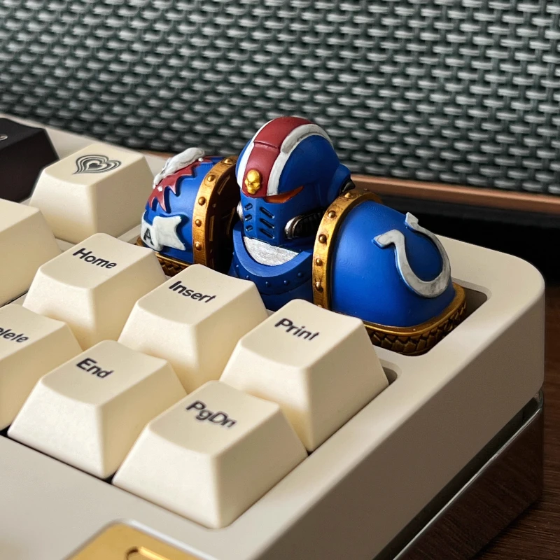 WH40K Keycaps Captain Titus Artisan Character Keycap Resin Material Customization Gaming Accessories Pointing Key Cap for Gift