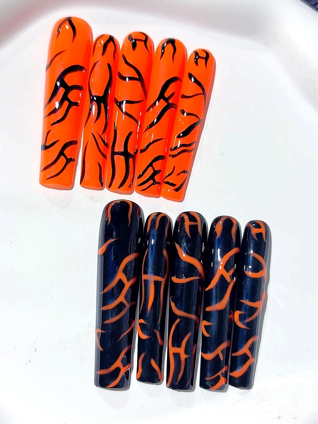 

5cm Two-Color Asymmetrical Lines Personalized Fashion Manicure (L080)