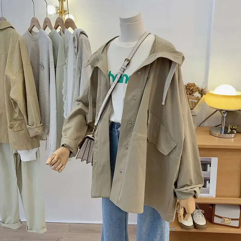 Trench con cappuccio per donna primavera e autunno 2023 nuova versione coreana cappotto allentato di media lunghezza per donna