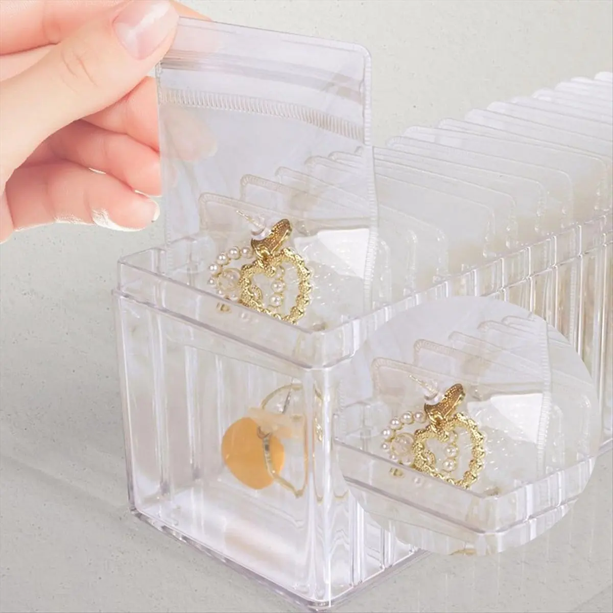 【ABFS】Acrylic Jewelry Box Organizer, with 20 Portable Anti Tarnish Jewelry Bags, Travel Jewelry Organizer, Jewelry Organizer