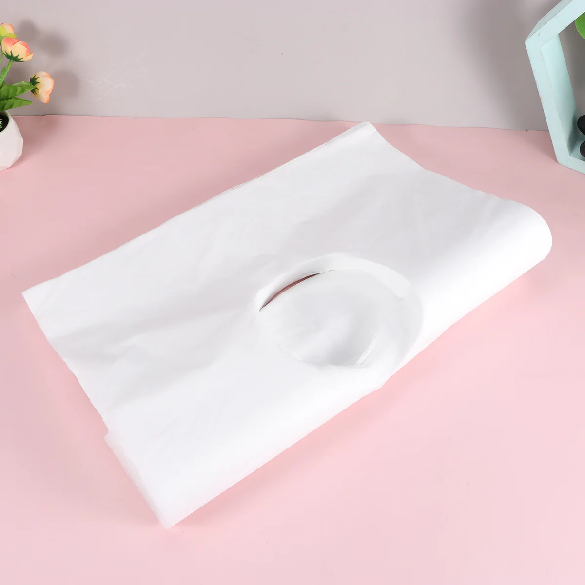 

200Pcs Disposable Face Hole Pillow Cover Soft Non-Woven Spa Massage Neck Hole Cushion for Beauty Salon Hospital Foot Care