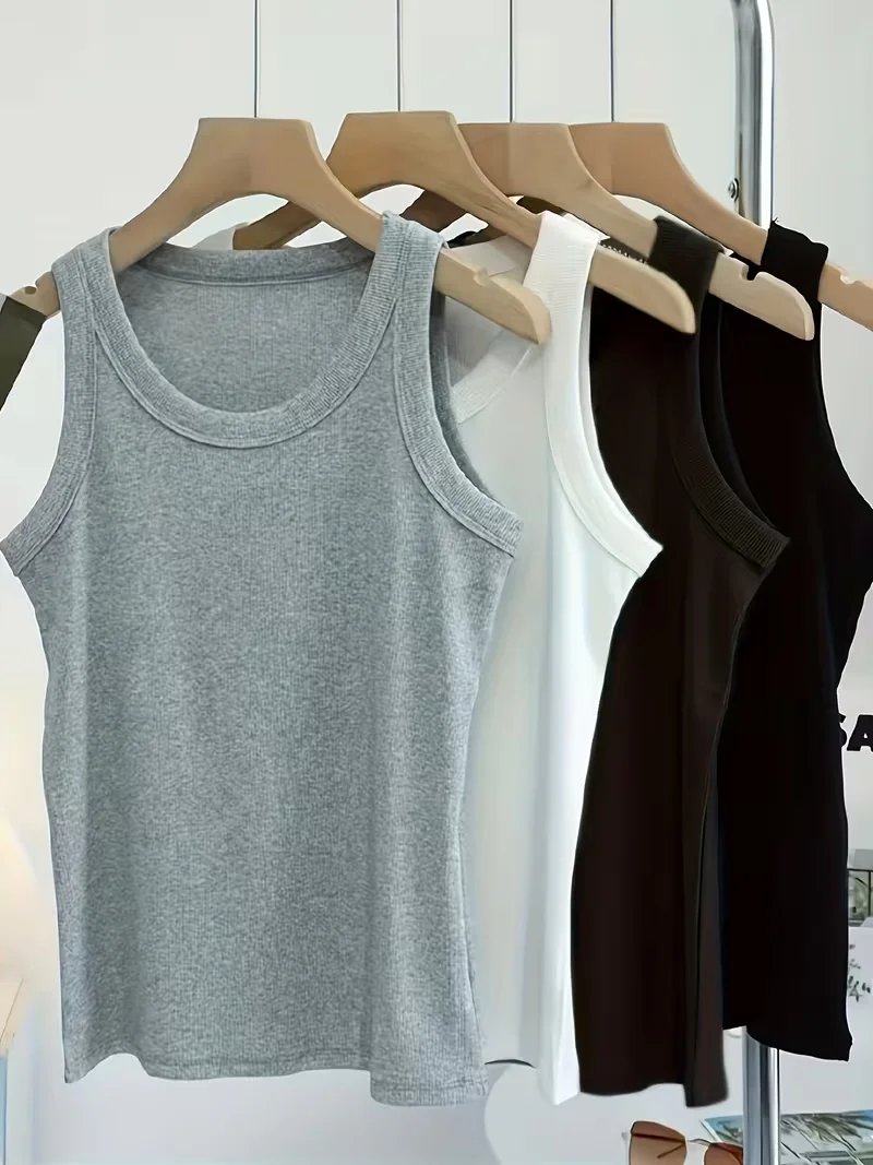 Four-Piece Set That Covers Side Breasts and Prevents Exposure, with an Excellent Fit, Slim-Fitting Camisole for Outerwear, Versatile Sleeveless Top, Round Neck Sleeveless Elastic Slim-Fit Top, Flattering and Slimming, Can Be Worn Inside or Outside, Simple and High-Quality Women's Camisole, Stylish and Sexy Camisole, Skin-Friendly and Comfortable Yoga Wear, Fashionable Suit for Inner Wear, Comfortable and Versatile Base Layer for Women