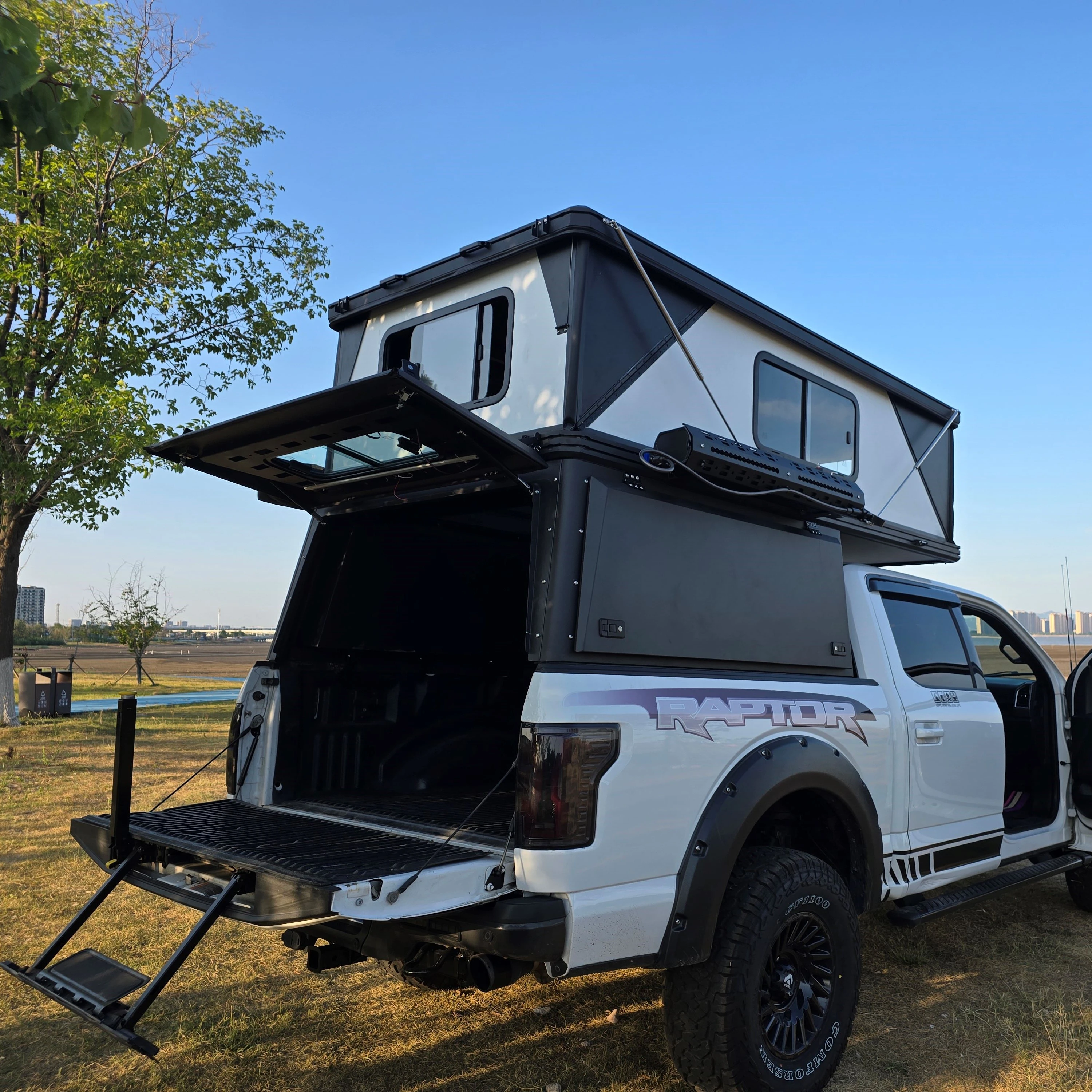 Modern Lightweight Aluminum Camper Canopy Tent Waterproof Expanded for Pickup Trucks Designed Fabricated Hard Shell Camper