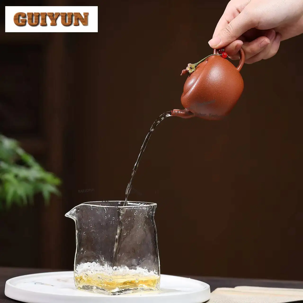 110ml Elegant Yixing Purple Clay Teapots Handmade Apple Pot Raw Ore Downhill Mud Kettle Chinese Zisha Tea Set Cafes Supplies