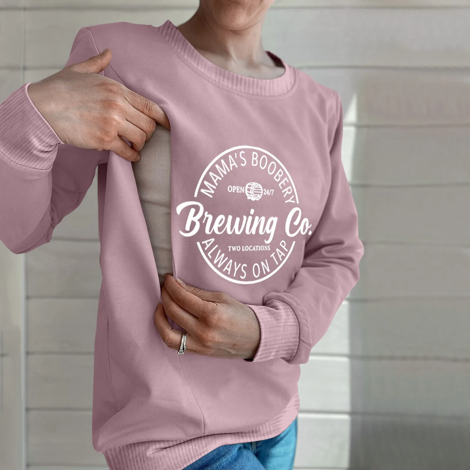 Women Leisure Maternity Nursing Sweatshirt Round Neck Long Sleeved Pullover Loose Letter Printed Breastfeeding Mom Sweatshirt