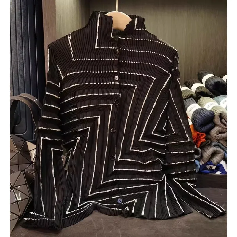 Miyake Plissee High Neck Shirt Design Unregelmäßige Gefaltete Langarm Gestreiften Hemd Frauen 2025, Frühjahr Neue Plissee Top