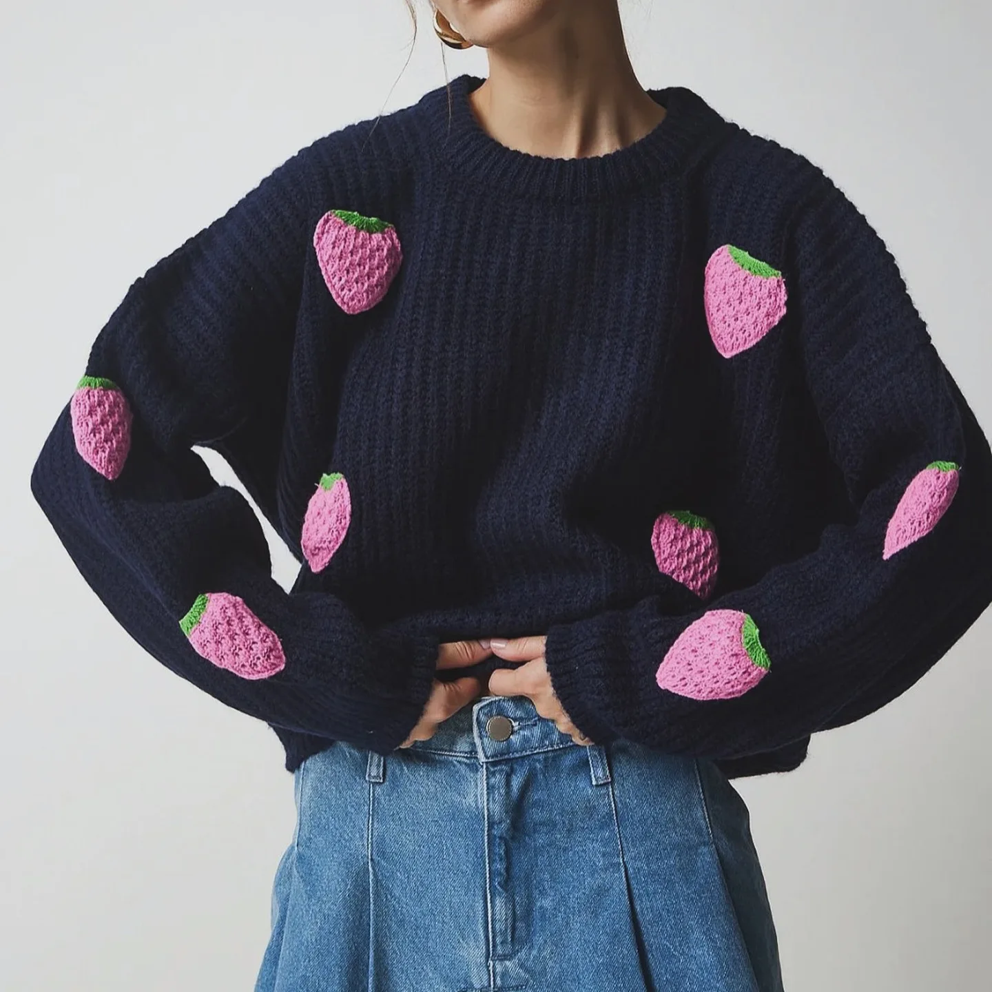 

Europe The United States Niche French Strawberry Flock Crew-Neck Sweater Simple New Autumn Sweater High-Grade Sweater Ins Style