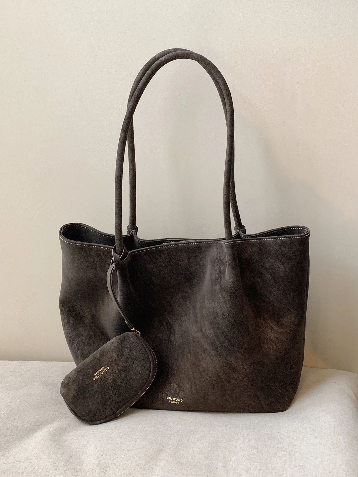 حقيبة حمل نسائية ذات سعة كبيرة للتنقل اليومي؛ حقيبة يد متعددة الاستخدامات لحمل كتف واحد.